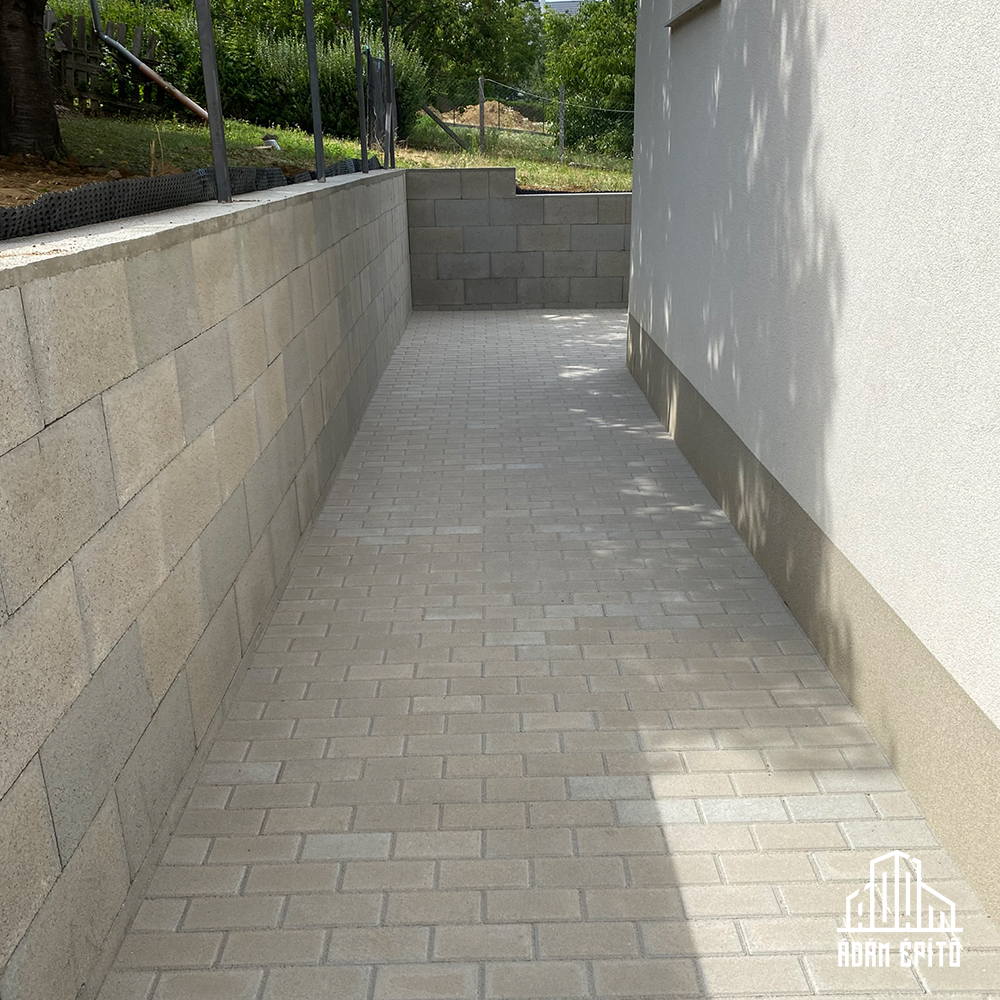 Tahitótfalu - támfal építése, térkövezés, tereprendezés